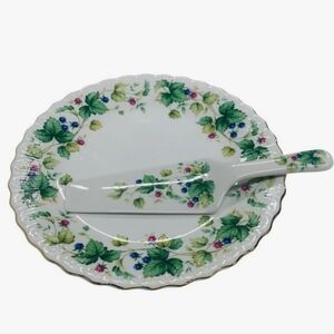 Andrea By Sadek Vineyard 10" Cake Plate/Server. 1980's Design